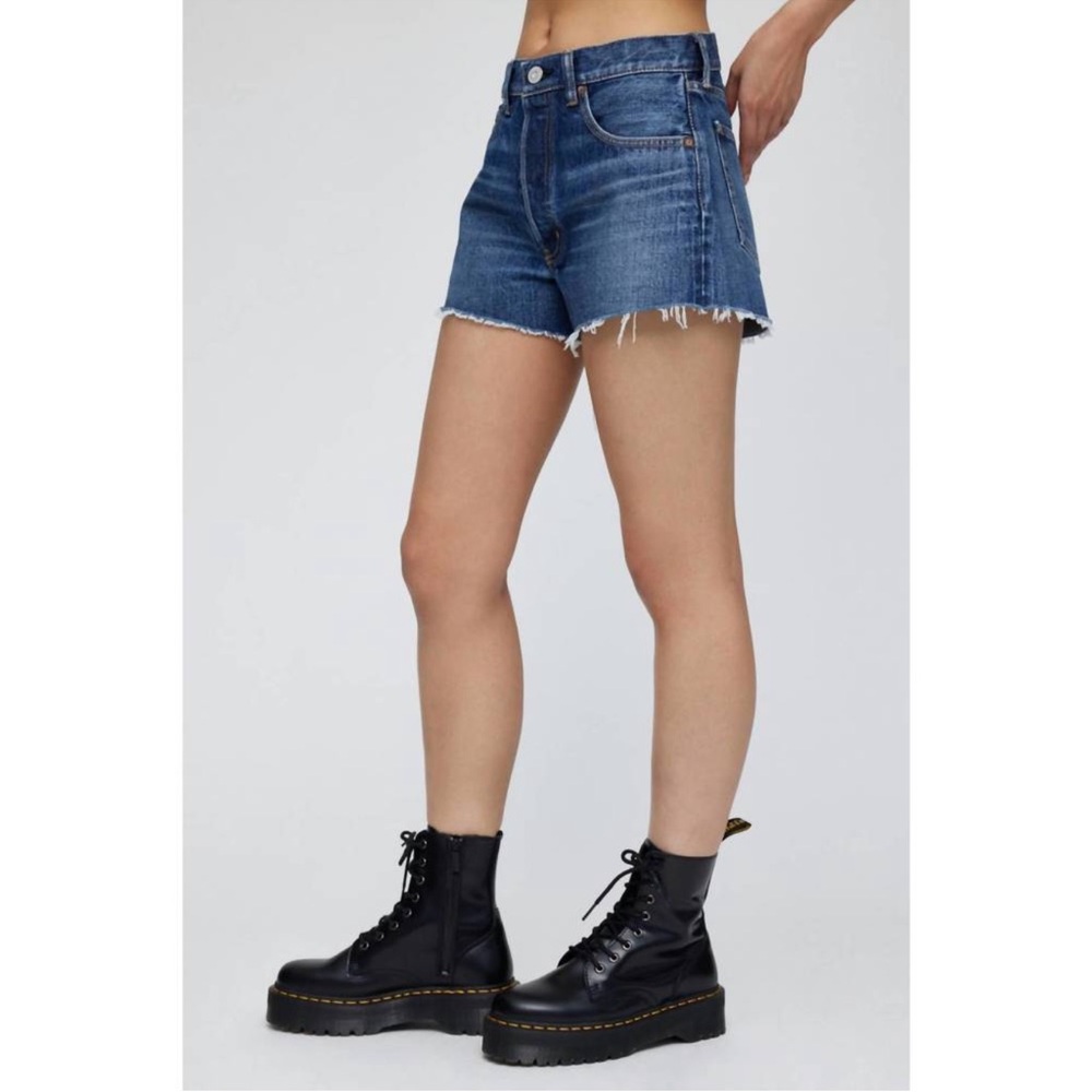 Moussy Vintage Dark Blue Wilson 100% Cotton Denim Frayed Hem Shorts NWT Size 30 - Picture 2 of 13